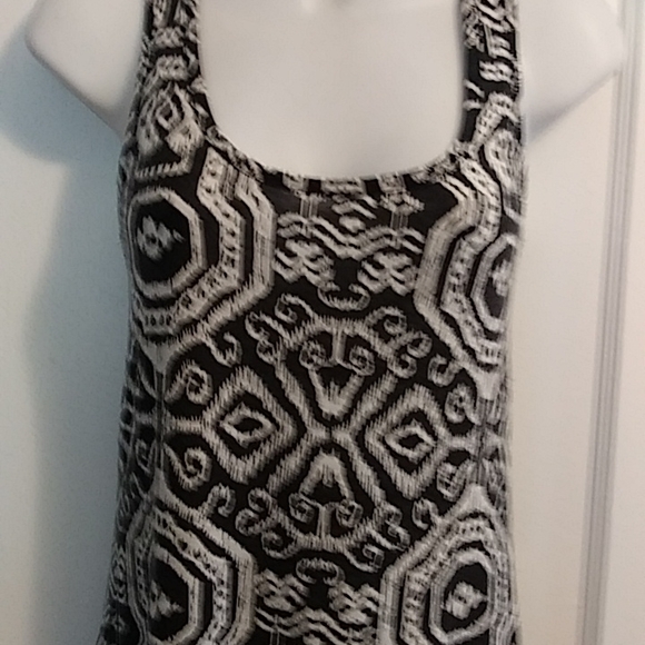 Mandees black/white abstract print maxi dress. Size small. - Picture 2 of 3